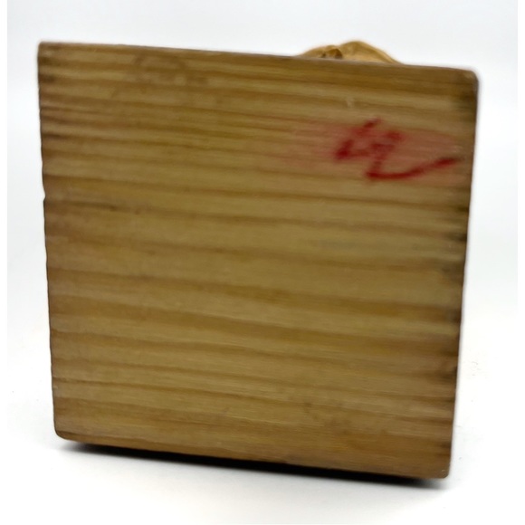 Jesus wearing a crown of thorns carved from Olive wood? Statue 4” Christian - Picture 6 of 6